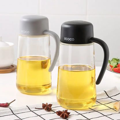 Sleek Ecoco glass oil pourer with an anti-drip spout, ensuring mess-free pouring for salads and cooking.